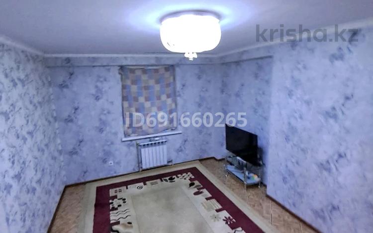 2-комнатная квартира, 50 м², 3/9 этаж, мкр Нурсат 2 21 — Ориентир возле Акимат.