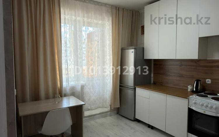 1-комнатная квартира · 40 м² · 12/17 этаж, мкр Юго-Восток, Бауыржана Момышулы 28 — Ашимова, Букетова, Момышулы за 13 000 ₸ в Караганде, Казыбек би р-н — фото 2