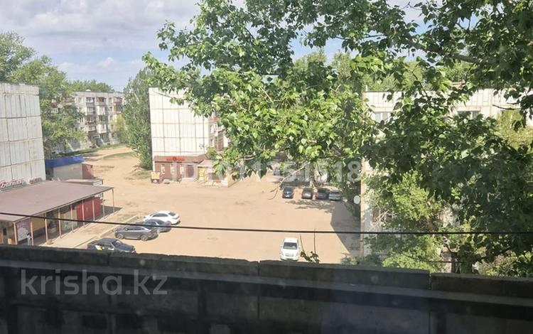 3-комнатная квартира · 68 м² · 5/5 этаж, Юности 69 за 18 млн ₸ в Семее — фото 2
