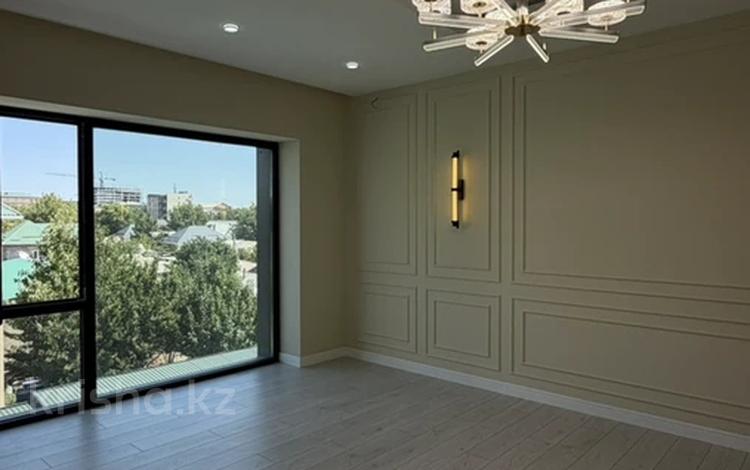 4-комнатная квартира · 213 м² · 3/3 этаж, Шаймерденова 186 1 — Пр. Кунаева ЖК Royal Apartments за ~ 117.2 млн ₸ в Шымкенте, Туран р-н — фото 2