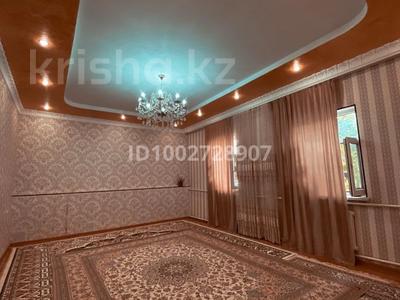 Отдельный дом · 5 комнат · 225 м² · 225 сот., Рахат 2, 9б 96 — 18 орта мектеп пен 3ші халалық емхананың қасында за 25 млн 〒 в Жанаозен