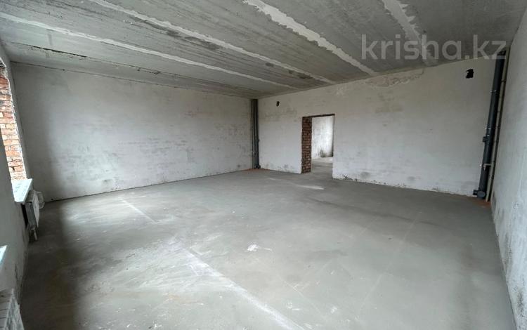 4-бөлмелі пәтер · 126.5 м² · 3/5 қабат, Есенберлина 5/1, бағасы: 58 млн ₸ в Усть-Каменогорске — фото 4