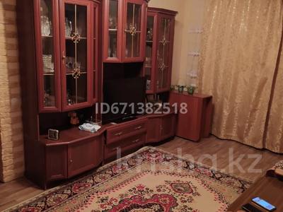 2-комнатная квартира, 47 м², 1/5 этаж, 17-й мкр 52 за 10.5 млн 〒 в Караганде, Алихана Бокейханова р-н