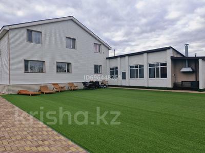 Отдельный дом · 5 комнат · 460 м² · 9 сот., мкр Кунгей , Смакова за 73 млн 〒 в Караганде, Казыбек би р-н