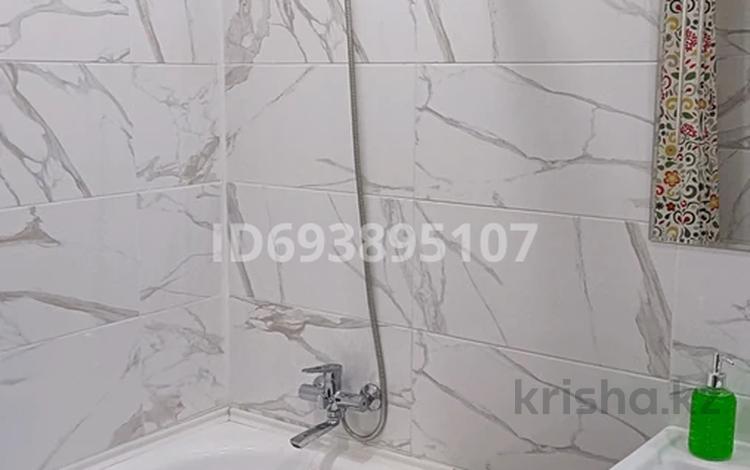 2-комнатная квартира · 40 м² · 1/5 этаж, Мухита 80 — Ихсаново за 15 000 ₸ в Уральске, мкр Школьник — фото 18