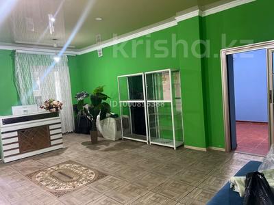 Свободное назначение, офисы, магазины и бутики, склады, салоны красоты, медцентры и аптеки, образование, конференц-залы, кабинеты и рабочие места, студии · 146 м² за 450 000 ₸ в Астане, Алматы р-н