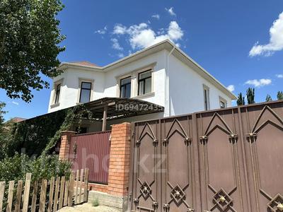 Отдельный дом · 7 комнат · 220 м² · 10 сот., Ө.Наурызбаева 24 — От трассы м-32 вторая улица. в начале улицы кафе Мангал за ~ 42 млн ₸ в 
