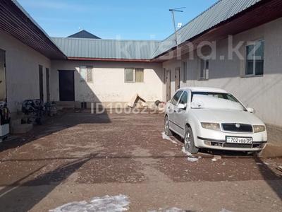 Отдельный дом · 14 комнат · 243 м² · 6 сот., Сөретөбе 20 — Үштерек мектебінің қасында за 20 млн 〒 в Уштереке