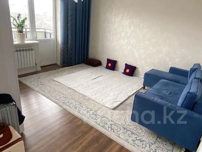 2-комнатная квартира · 70 м² · 15/17 этаж, Жандосова за 49.5 млн 〒 в Алматы, Ауэзовский р-н