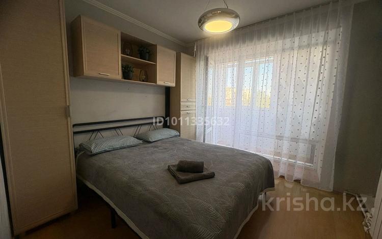 2-комнатная квартира · 54 м² · 5/5 этаж, мкр Михайловка , Кривогуза 19 — Чкалова ,Сакена за 15 000 ₸ в Караганде, Казыбек би р-н — фото 4