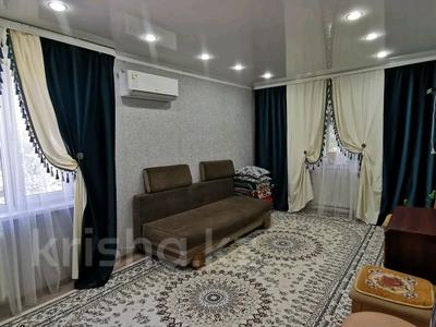 2-комнатная квартира · 43.8 м² · 5/5 этаж, Аманжолова за 12.5 млн 〒 в Уральске