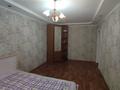 1-комнатная квартира, 32 м², 2/5 этаж помесячно, Хамид Чурина за 85 000 〒 в Уральске — фото 2