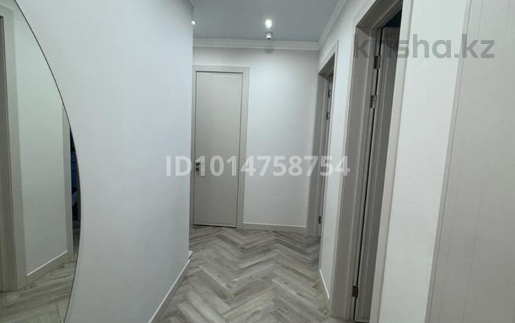 3-комнатная квартира · 72.2 м² · 2/9 этаж, Абикен Бектуров 19 за 68 млн ₸ в Астане, Нура р-н — фото 2
