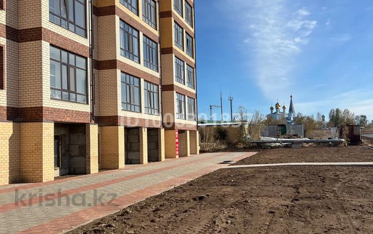 Свободное назначение, офисы, магазины и бутики, общепит, салоны красоты, бани, гостиницы и зоны отдыха, фитнес и спорт, медцентры и аптеки, образование, развлечения, конференц-залы, кабинеты и рабочие места · 100 м² за 600 000 〒 в Караганде, Казыбек би р-н — фото 2