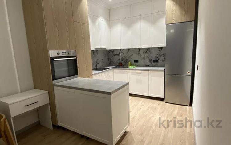 3-комнатная квартира, 90 м², 10 этаж помесячно, Улы Дала 33