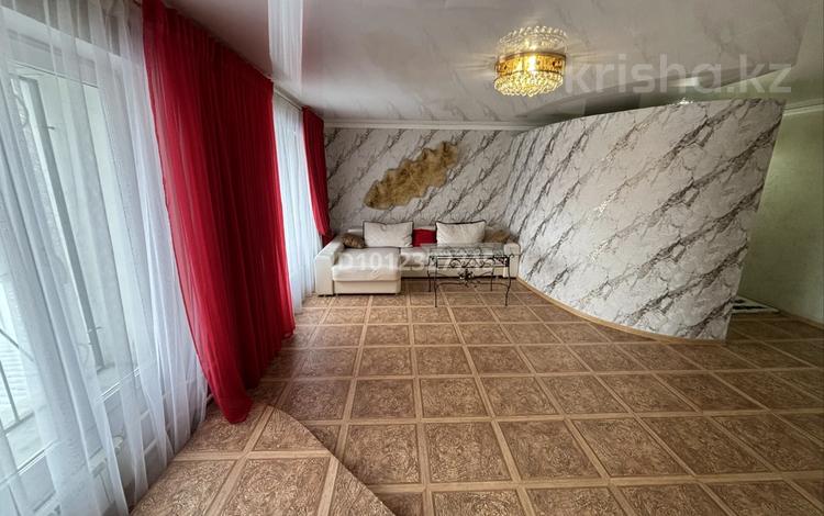 2-комнатная квартира · 112 м² · 4/5 этаж, ул. Торайгырова 113 за 400 000 ₸ в Павлодаре — фото 2