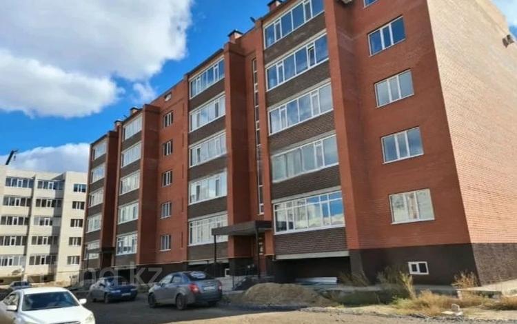 1-комнатная квартира, 72.6 м², 5/5 этаж, мкр. Алтын орда за 22 млн 〒 в Актобе, мкр. Алтын орда — фото 2