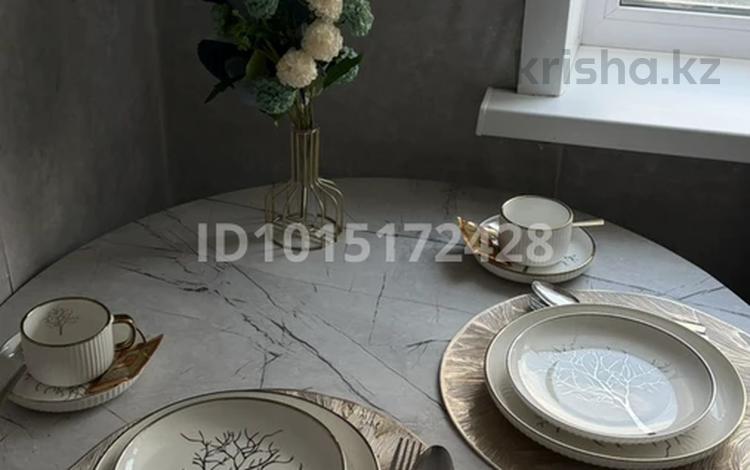 1-комнатная квартира · 40 м² · 5/5 этаж, 408 квартал 17 за 13 000 ₸ в Семее — фото 2