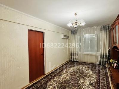 2-комнатная квартира, 50 м², 3/5 этаж помесячно, Азаттык 127 — Шалкыма за 130 000 〒 в Атырау