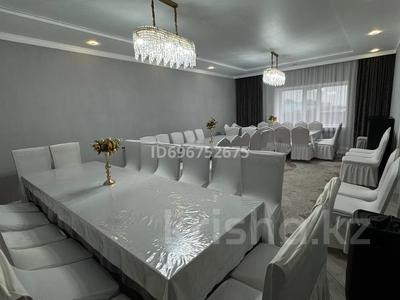Жеке үй · 6 бөлме · 300 м², Абая 54, бағасы: 140 000 ₸ в Щучинске