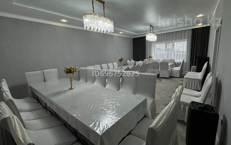 Жеке үй · 6 бөлме · 300 м², Абая 54, бағасы: 140 000 ₸ в Щучинске — фото 24