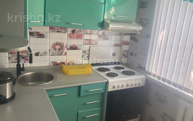 2-комнатная квартира · 48 м² · 1/5 этаж, Пришахтинск, 22й микрорайон 14 — Возле районного суда номер3 за 110 000 ₸ в Караганде, Алихана Бокейханова р-н — фото 2