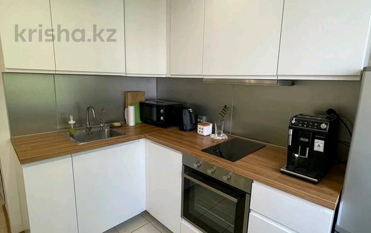 2-комнатная квартира, 60 м², 5/10 этаж помесячно, Сатпаева 21