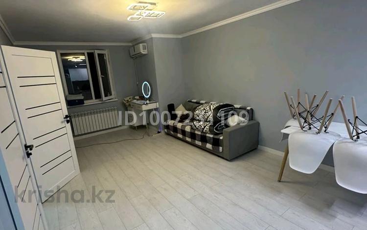 2-комнатная квартира · 42 м² · 5/5 этаж, мкр Кокжиек за 180 000 ₸ в Алматы, Жетысуский р-н — фото 2