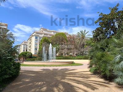 3-комнатная квартира · 90 м² · 5/7 этаж, Parque Central 9 за 400 млн 〒 в Эстепоне