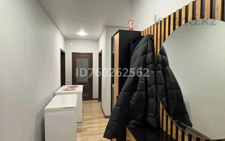 2-комнатная квартира · 60.1 м² · 2/9 этаж, 137-й учётный квартал 349 — за спорткомлексом им. С. Сапиева за 35 млн 〒 в Караганде — фото 2