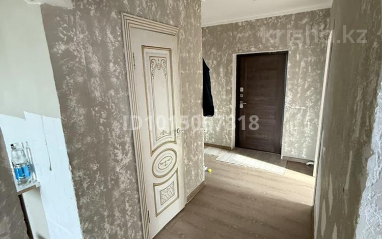 3-комнатная квартира · 70 м² · 1/3 этаж, мкр Уркер Е 576 дом 20 за 160 000 ₸ в Астане, Нура р-н — фото 2