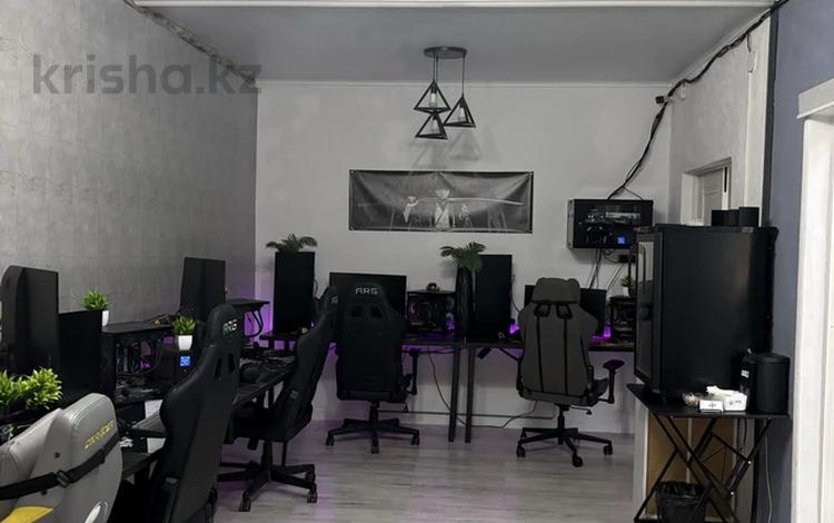 1-бөлмелі пәтер · 49 м² · 1/5 қабат, мкр. Алтын орда 40в, бағасы: 16.5 млн ₸ в Актобе — фото 2