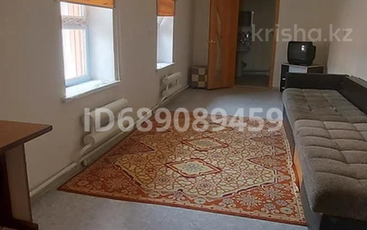 1-комнатный дом помесячно, 50 м², Алматинская 39