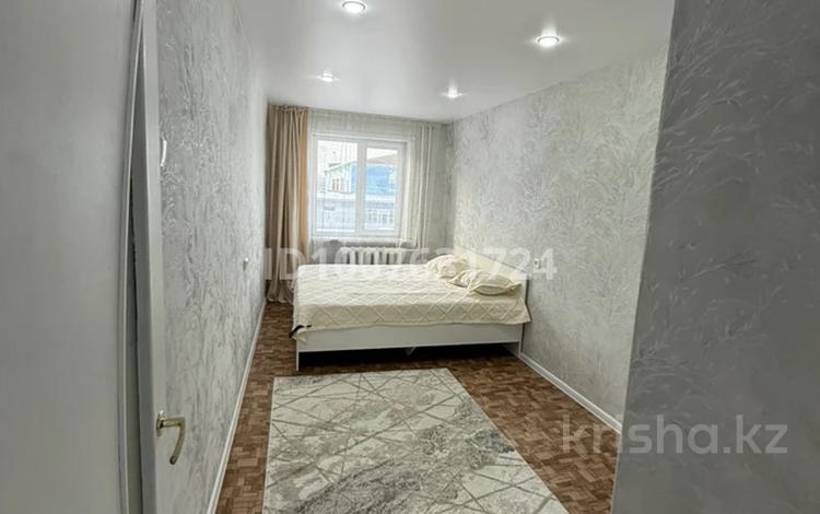 2-комнатная квартира · 45 м² · 2/5 этаж, Кабанбай батыра 112 за 18 000 ₸ в Усть-Каменогорске — фото 4