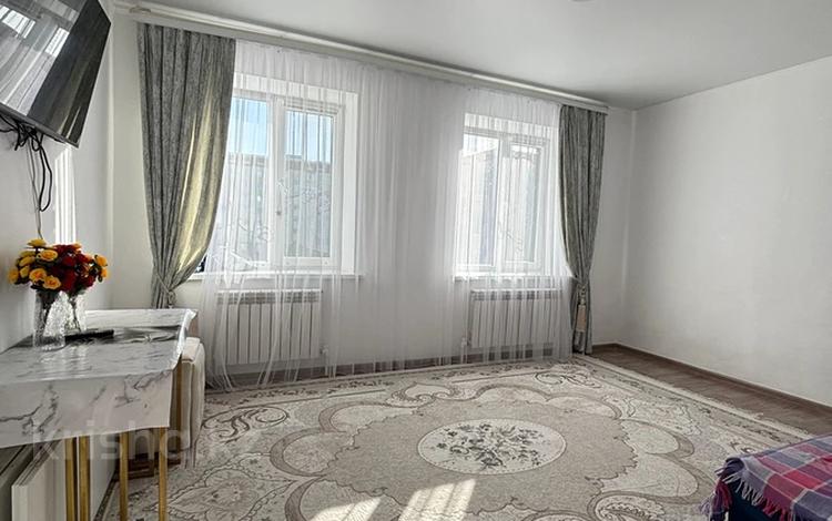 2-бөлмелі пәтер · 50 м² · 4/5 қабат, ул. Бокенбай Батыра, бағасы: 20.3 млн ₸ в Актобе, мкр Авиагородок — фото 2