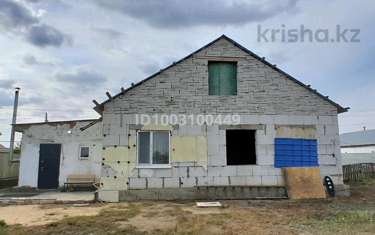 Жеке үй · 3 бөлме · 160 м² · 10 жүзд., Сәттілік 42 — Возле трассы, бағасы: 15 млн ₸ в Актобе, жилой массив Курайлы — фото 8