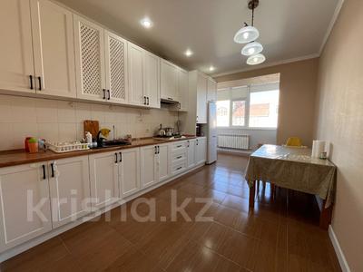 Продажа квартир в Актюбинской обл.: 2-комнатная квартира · 61 м² · 5/5 этаж, мкр. Алтын орда, Тауелсиздик 5к1 — Гипермаркет Дина за 22.5 млн 〒 2-комнатная квартира · 61 м² · 5/5 этаж, мкр. Алтын орда, Тауелсиздик 5к1 — Гипермаркет Дина за 22.5 млн 〒 в Актобе