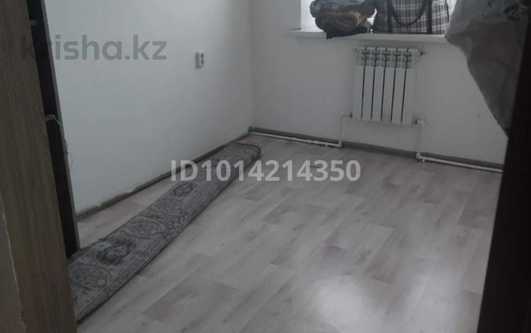 3-бөлмелі пәтер · 63 м² · 1/2 қабат, Ауэзова 3Б, бағасы: 10 млн ₸ в Ботакаре — фото 2