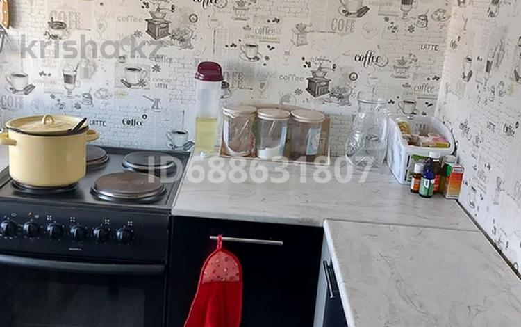 4-комнатная квартира · 61 м² · 5/5 этаж, Камзина 19 за 13 млн ₸ в Аксу — фото 9