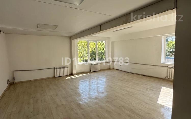 Офисы, кабинеты и рабочие места · 20 м² за 70 000 〒 в Усть-Каменогорске, Ульбинский — фото 2