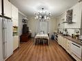Отдельный дом · 4 комнаты · 240 м², мкр Оркен, Шореева 108 — Рядом с маг. Рамис за 500 000 〒 в Атырау — фото 2