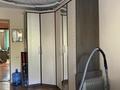 3-комнатная квартира · 57.6 м² · 2/5 этаж, мкр Михайловка , Аманжолова 45 — Магазин Школьник за 24 млн ₸ в Караганде, Казыбек би р-н — фото 2