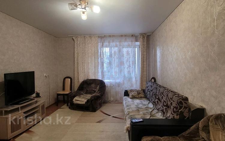 3-бөлмелі пәтер, 60 м², 1/5 қабат, Назарбаева, бағасы: 22.9 млн 〒 в Петропавловске — фото 2