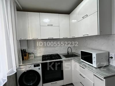 3-комнатная квартира · 60 м² · 3/5 этаж, Локомотивная 145 за 18 млн 〒 в Караганде, Алихана Бокейханова р-н