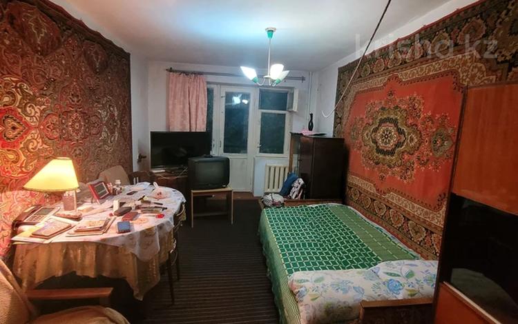 3-бөлмелі пәтер · 62 м² · 3/5 қабат, каратау 2мкр 3 — Торговый центр,Аватария,шикарная локация, бағасы: 13.8 млн ₸ в Таразе — фото 2