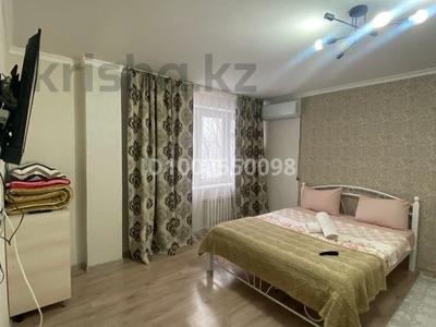 1-комнатная квартира · 45 м² · 2/9 этаж, мкр Кунаева — На против Салтанат Сарайы за 2 000 ₸ в Уральске