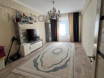 Пәтерлер в Атырауской обл.: 3-бөлмелі пәтер · 80.7 м² · 4/5 қабат, мкр Нурсая 40, бағасы: 25 млн 〒 3-бөлмелі пәтер · 80.7 м² · 4/5 қабат, мкр Нурсая 40, бағасы: 25 млн 〒 в Атырау