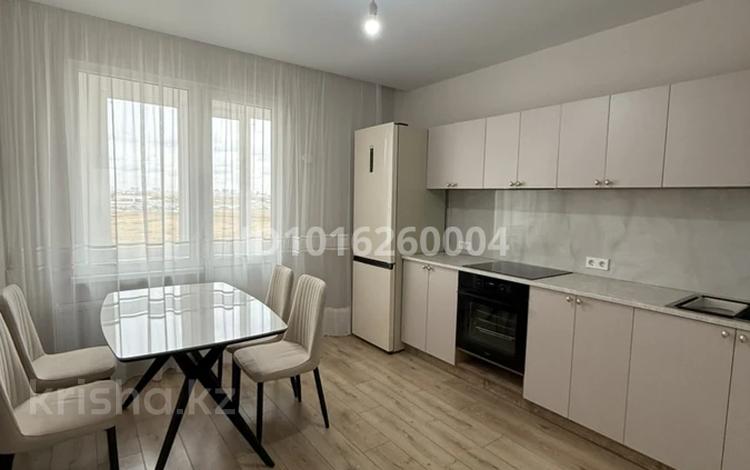 3-комнатная квартира · 85 м² · 6/9 этаж, Е 511 36 за 450 000 ₸ в Астане, Есильский р-н — фото 2