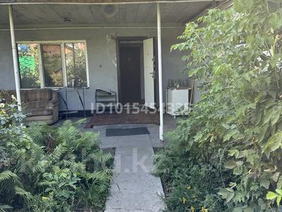 Отдельный дом · 4 комнаты · 60 м² · 5.8 сот., мкр Шанырак-2, Жанкожа батыра 12 за 200 000 ₸ в Алматы, Алатауский р-н