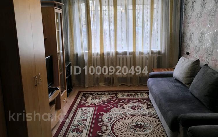 2-комнатная квартира · 43 м² · 1/5 этаж, мкр Юго-Восток, Мкр Юго-Восток, 28й микрорайон Республики 34 за 16.5 млн 〒 в Караганде, Казыбек би р-н — фото 3